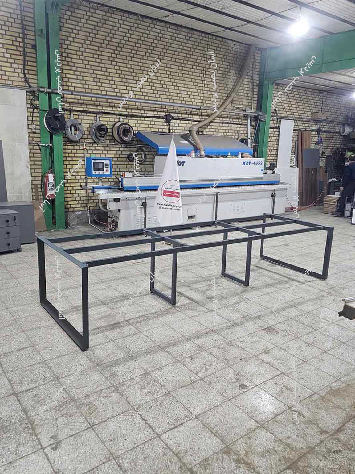 پایه میز کارگروهی و کنفرانس